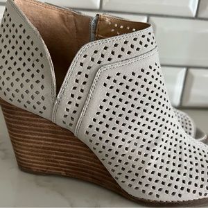 lucky brand wedge